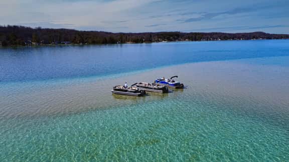 Near Torch Lake, Crystal Clear Water, Up North Retreat - Image 2