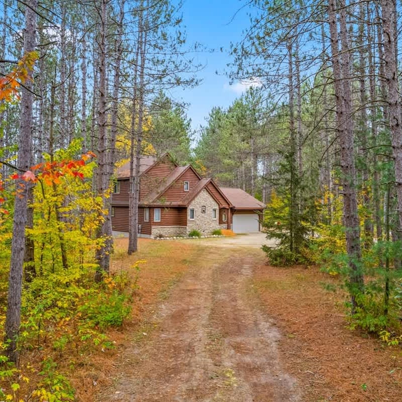 Secluded Cabin | Direct Trail Access • Fire pit